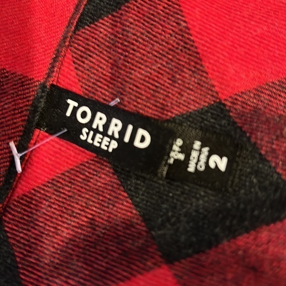TORRID red and black flannel type sleep top size 2( 18-20) - Picture 8 of 9